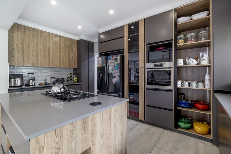 To Let 6 Bedroom Property for Rent in WestLake Country Safari Estate North West